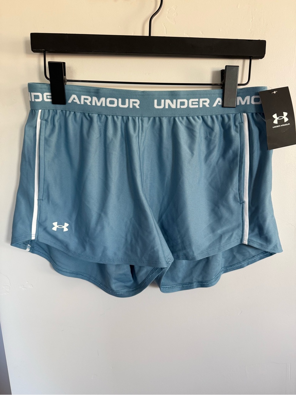 NWT Under Armor Tech Play Up Shorts Size Small